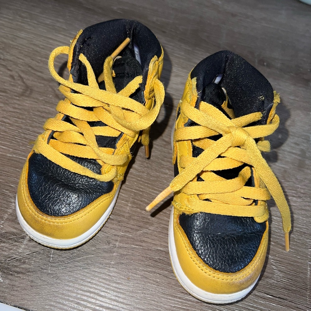 Toddlers Jordan 1s 6c